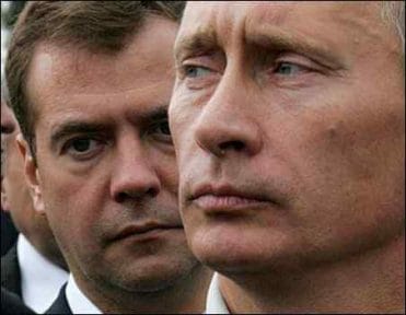 Tandemul Putin-Medvedev incurajeaza consumul de vodca