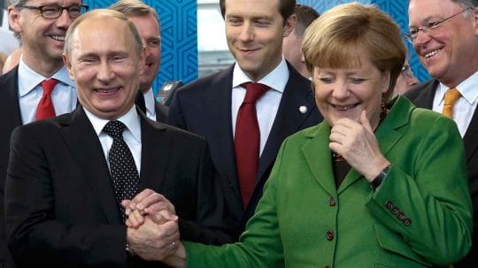 Relatia strategica Putin-Merkel, amenintata de un nou scandal de spionaj 