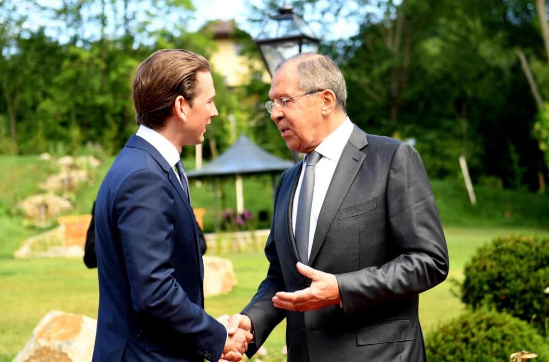 Cancelarul austriac, Sebastian Kurz, si ministrul rus de Externe, Sergey Lavrov, au relatie apropiata